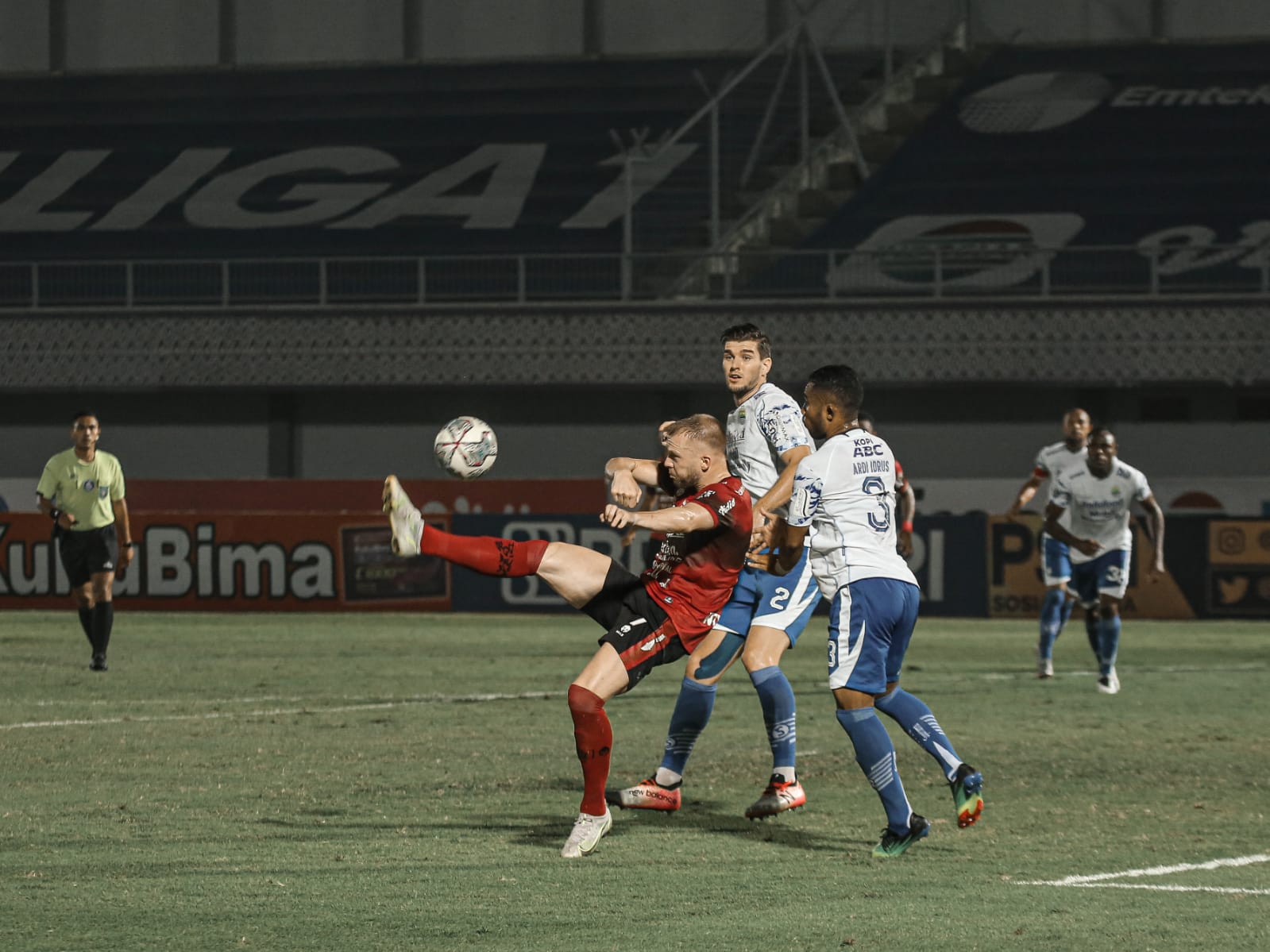 Bali United Pimpin Klasemen BRI Liga 1 Usai Kalahkan Persita 2-1, Geser PSM Makassar dan Persib