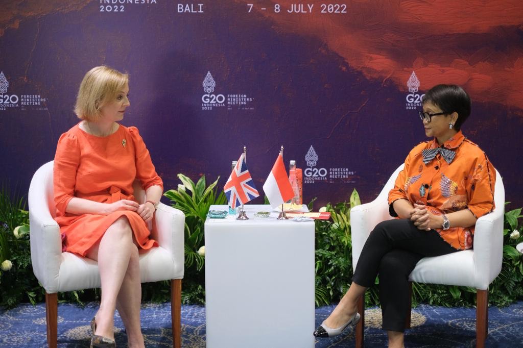 menlu-retno-lakukan-pertemuan-bilateral.jpg