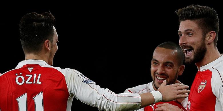 Mesut Oezil Tegaskan Dirinya Ingin Tetap Bersama Arsenal, Ini Alasannya