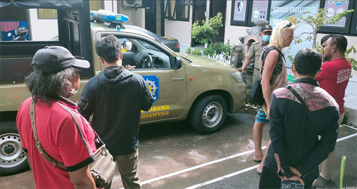 Bule Jerman Bikin Onar karena Depresi Anaknya Meninggal, Satpol PP Gianyar Sebut Akan Dideportasi