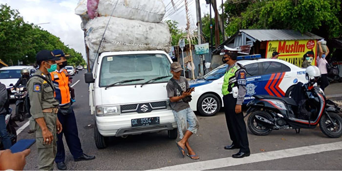 Petugas Ops Yustisi Kembali Temukan Pelanggaran di Denpasar, 12 Orang Langsung Didenda Rp 100 Ribu