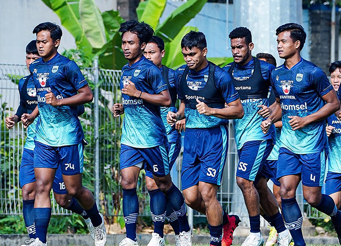 para-pemain-persib-bandung-melakukan-latihan-rutin-jelang-kick-off-liga-1-2022.jpg