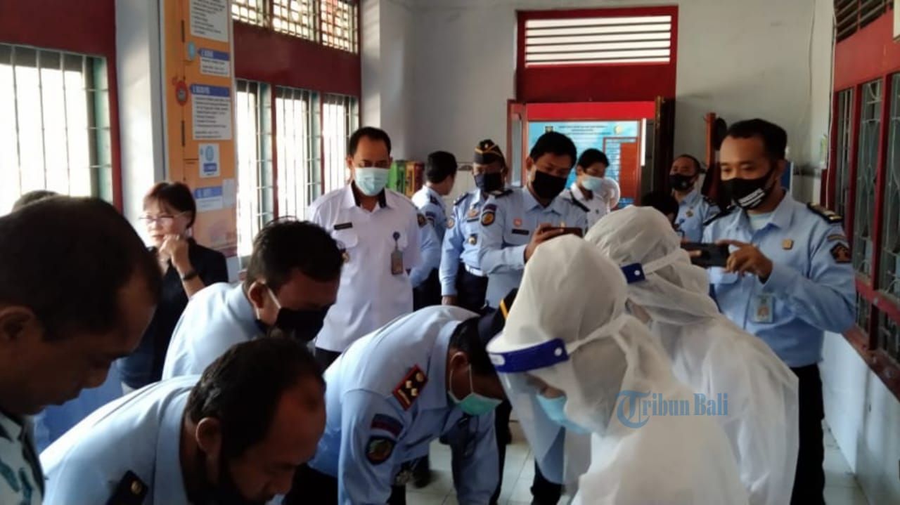 pegawai-lapas-klas-iib-karangasem-tes-urine-13-oktober.jpg