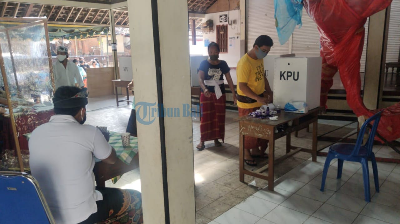 pelaksanaan-pemilihan-perbekel-serentak-di-desa-sulang.jpg