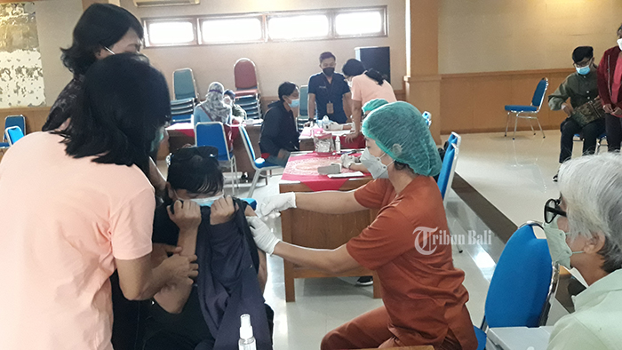 173.356 Orang Sudah Terima Vaksin Booster di Denpasar, Tertinggi di Bali, Karangasem Paling Bontot