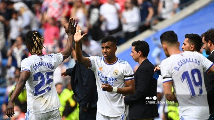 pemain-depan-real-madrid-brasil-rodrygo-tengah-merayakan-dengan-rekan-satu-timnya.jpg