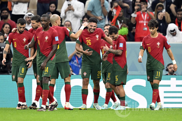 penyerang-portugal-goncalo-ramos-tengah-merayakan-dengan-rekan-setimnya.jpg