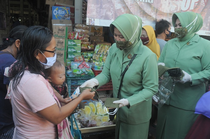 Masa Transisi New Normal, Persit KCK PD IX/Udayana Ajak Masyarakat Jangan Lengah