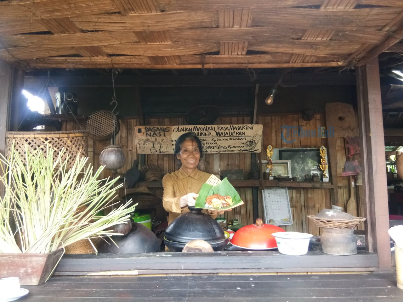 WIKI BALI - Berbagai Kuliner di Warung Nasi Tekor Mule Bali, Hadirkan Suasana Zaman Dulu di Pedesaan