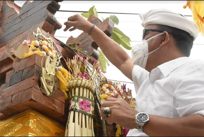 Sekda Rai Iswara Mendem Pedagingan di Perumahan Padang Hijau, Padangsambian Denpasar