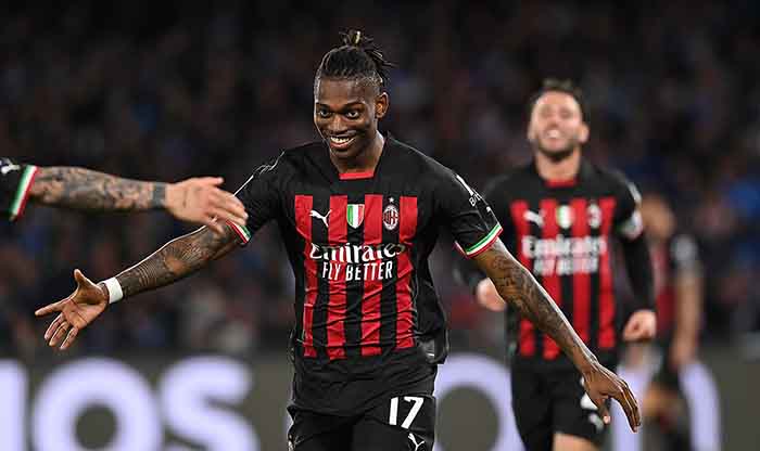 selebrasi-rafael-leao-usai-mencetak-gol-di-laga-napoli-vs-ac-milan-dilanjutan-serie-a-liga-italia.jpg