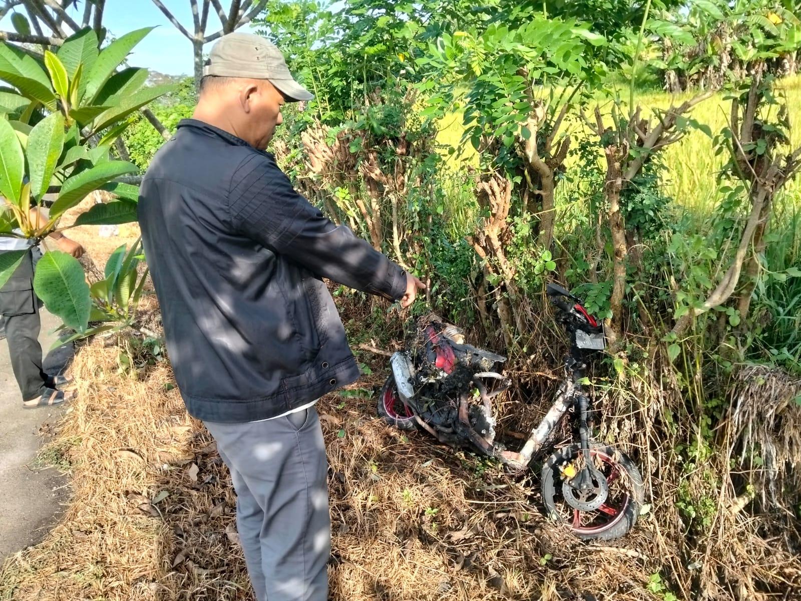 sepeda-motor-kebakaran-di-Jembrana-wdr.jpg