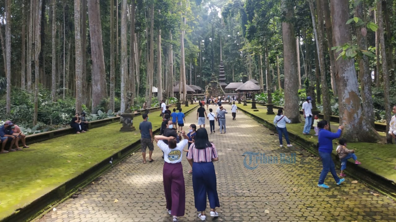 Kerumunan Jadi Atensi Khusus Libur Nataru