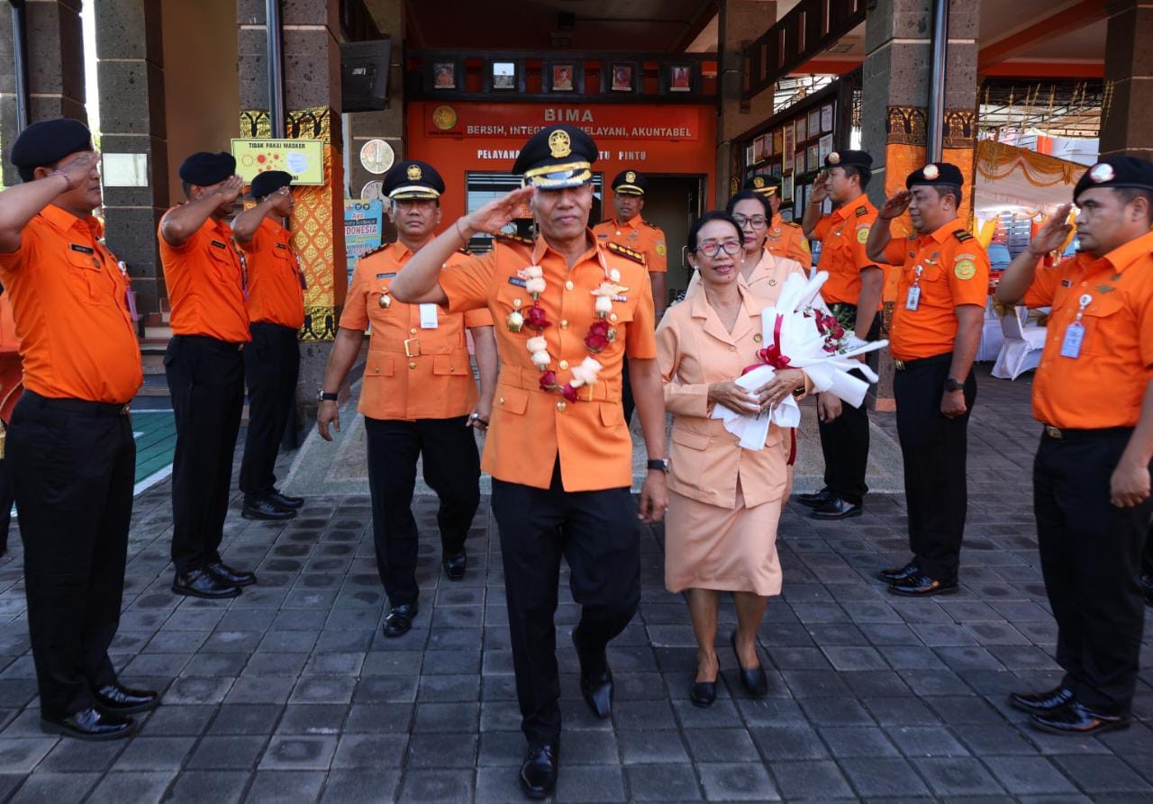 Kepala Basarnas Bali Kini Dijabat Nyoman Sidakarya, Gede Darmada Lakukan Sertijab