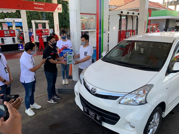 Apresiasi Pengguna BBM Ramah Lingkungan, Pertamina Sapa Pelanggan di SPBU Denpasar