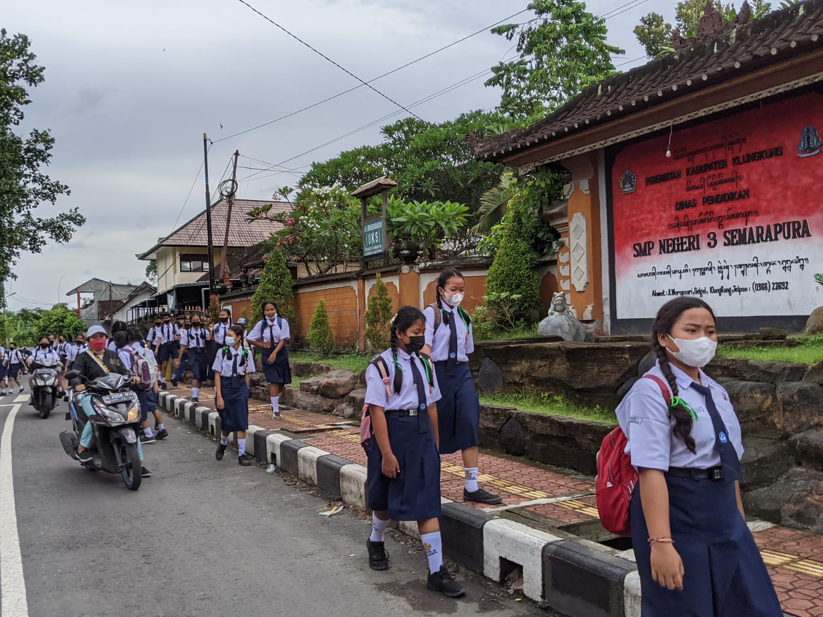 suasana-siswa-smp-di-klungkung-ketika-pulang-sekolah.jpg
