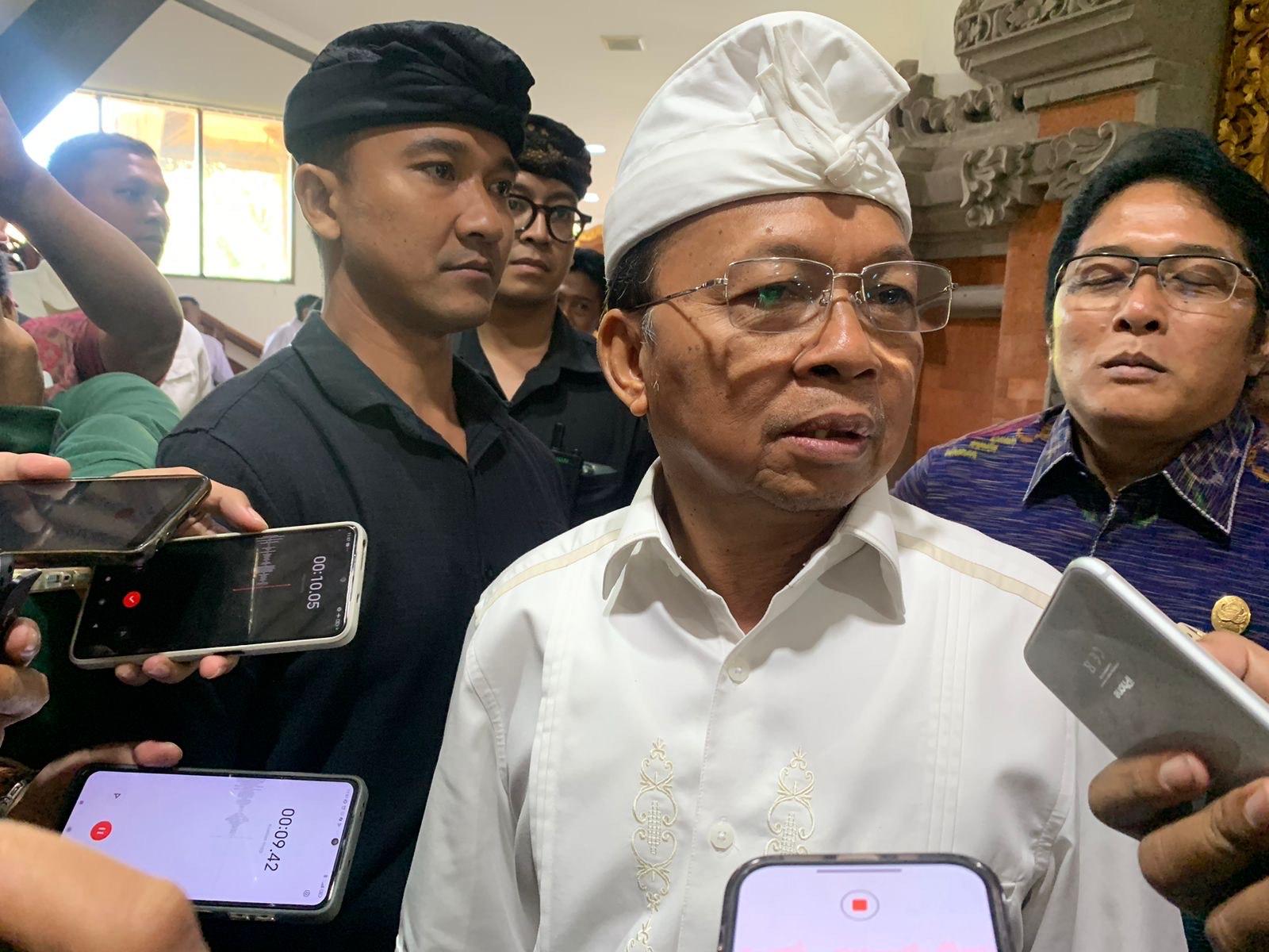 Gubernur Koster: Tak Ada TPA Baru, Sampah Organik Warga Masih Diambil Petugas Kebersihan