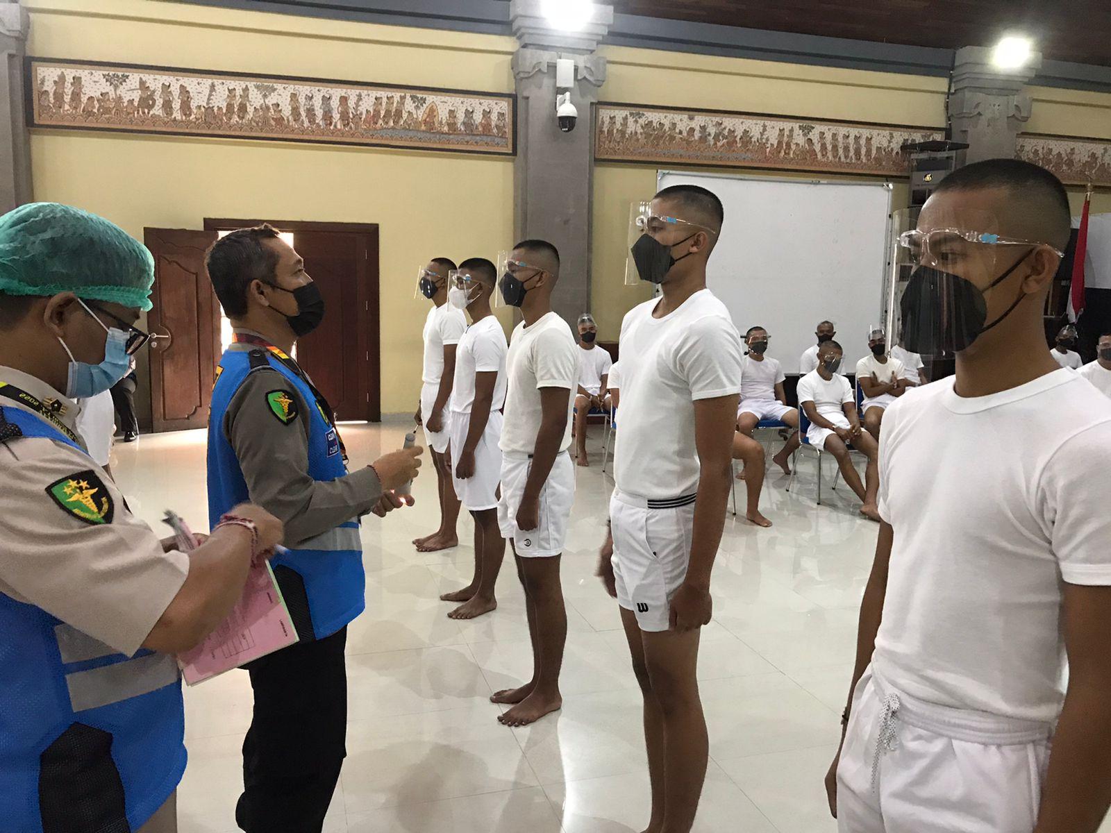 Rekrutmen Bintara Polri 2022, 2.913 Orang Ikuti Tes Kesehatan Tahap 1 di  Polda Bali - Tribun-bali.com