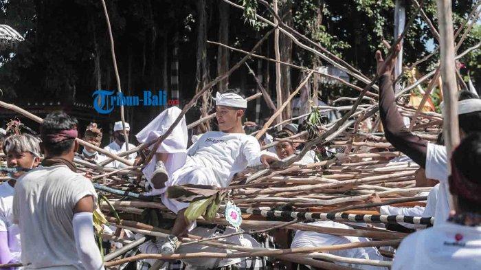 Tradisi Mekotek Desa Munggu Badung Akan Dipamerkan Pada Event KTT G20 Mendatang