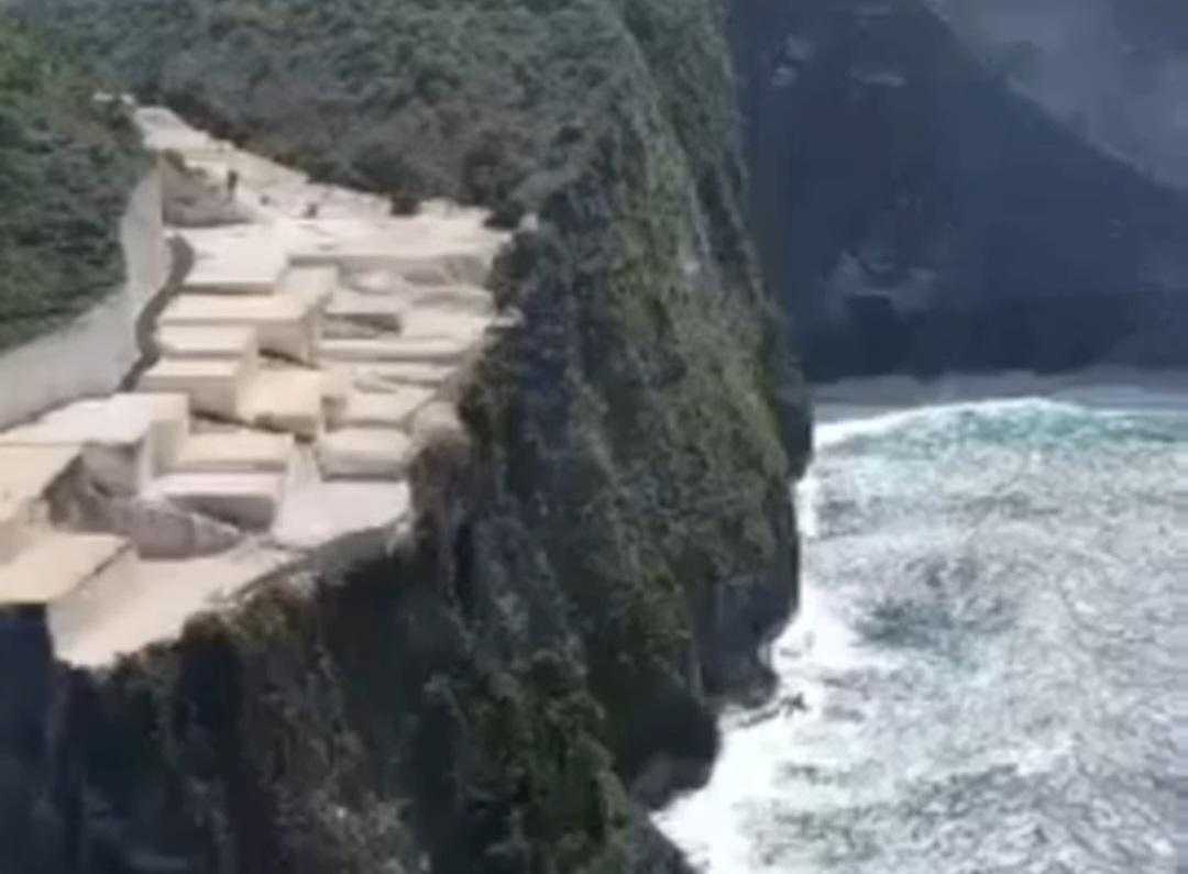 Viral Proyek Properti di Atas Tebing Kelingking Beach Nusa Penida Klungkung