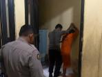 Anggota-Polsek-Nusa-Penida-menangkap-pelaku-penganiyaan-berinisial-INR-alias-Joker.jpg