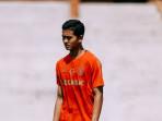 BERLATIH-Gelandang-muda-Bali-United-Youth-Dewa-Gede-Aris-Sanjaya-saat-berlatih.jpg