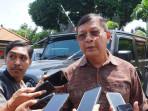 Bupati-Buleleng-I-Nyoman-Sutjidra-saat-memberikan-keterangan-terkait-somasi.jpg