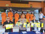 CW-Diciduk-Polisi-Usai-Ambil-Tempelan-Sabu-sabu.jpg
