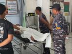 Diduga-Terpeleset-Seorang-Penumpang-Kapal-Terjatuh-ke-Laut-Selat-Bali-Dievakuasi-Nelayan.jpg