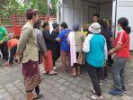 Disperindag-Gianyar-saat-menggelar-pasar-murah.jpg