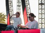 Djayjax-dan-Mr-Aloy-DNA-Bawa-Penampilan-Enerjik-di-Panggung-Ultra-Beach-Bali-2023.jpg