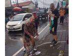 Dua-WNA-Rusia-yang-berteriak-teriak-di-Jalan-Raya-Bedugul.jpg