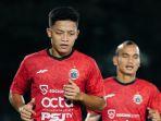 Dua-pemain-Persija-Jakarta-Rio-Fahmi-dan-Riko-Simanjuntak-dalam-sesi-latihan-tim.jpg