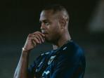 Eks-timnas-Indonesia-Patrick-Kluivert-saat-mengarsiteki-Skuad-Garuda.jpg