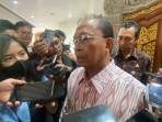 Gubernur-Bali-Wayan-Koster-ketika-ditemui-usai-Rapat-Paripurna-DPRD-Bali-Senin-29-September-2025.jpg