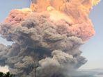 Gunung-Lewotobi-Laki-laki-meletus-pada-Selasa-17-Juni-2025-sore.jpg