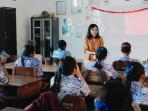 Guru-pendamping-saat-melakukan-pendampingan-terkait-kegiatan-Remaja-Tangguh.jpg