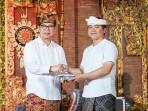 HUT STT Tengah Gulingan Banjar Tengah Kaler dan Tengah Kelod Desa Gulingan, Bupati Serahkan Bantuan