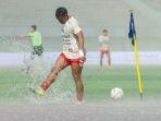 Hujan-deras-mengguyur-di-Stadion-Indomilk-Arena-dalam-laga-Dewa-United-VS-Bali-United.jpg