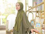 Inspirasi-hijab-simpel-ala-Laudya-Cynthia-Bella.jpg