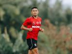 KAPTEN-TIM-Bek-kiri-Bali-United-Ricky-Fajrin.jpg