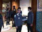 Kakanim-Denpasar-Tedy-Riyandi-saat-memimpin-sidak-operasi-keimigrasian.jpg