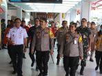 Kapolda-Bali-Tinjau-Posko-Terpadu-Angkutan-Udara-Lebaran-2023-Bandara-Ngurah-Rai.jpg
