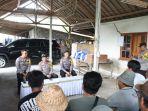 Kapolres-Gianyar-AKBP-Umar-melaksanakan-kegiatan-Jumat-Curhat-atau-Orti-Krama.jpg