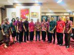 Ketua-DPRD-Badung-Putu-Parwata-saat-menerima-Musyawarah-Kerja-Kep-4-November-2022.jpg