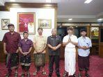 Ketua-DPRD-Badung-Putu-Parwata-saat-menerima-prajuru-Adat-dan-Pemangku-Banjar-Untal-Untal.jpg