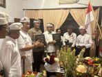 Ketua-Dewan-Tabanan-saat-berada-di-Puri-Agung-Kerambitan.jpg
