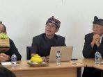Ketua-PHDI-Bali-I-Nyoman-Kenak-tengah-r.jpg