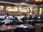 Ketua-Pansus-Wayan-Sugita-Putra-didampingi-Gede-S-Selesa-11-Oktober-2022.jpg