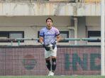 Kiper-Bali-United-M-Ridho-saat-laga-lawan-Persib-Bandung-pada-23-Agustus-2022.jpg
